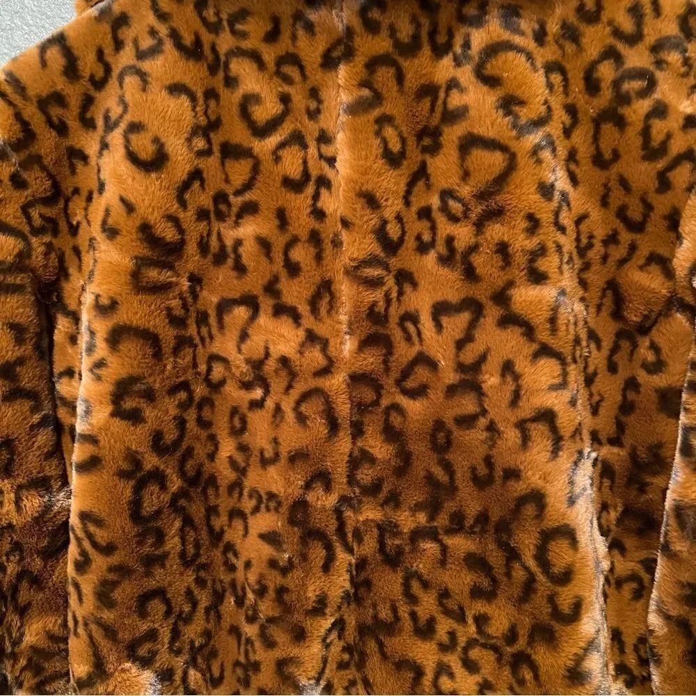 Revolve, Privacy Please Addison Coat in Leopard - Picture 7 of 12